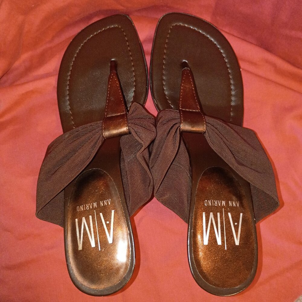 Ann Marino - Brown Thong-Toe Kitten Heel - Size 6.5 - Picture 4 of 10
